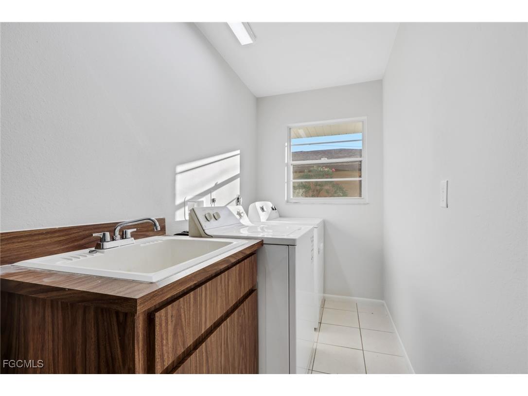 1719 SE 8th Street Cape Coral FL 33990 2025025373 image19