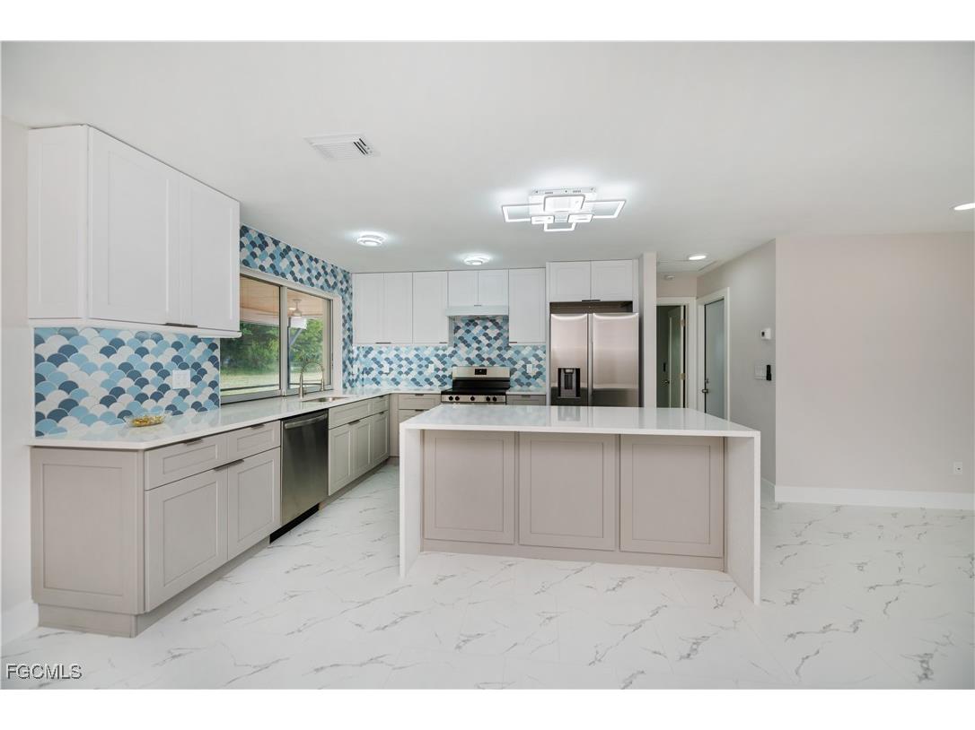 1719 Sandy Circle Cape Coral FL 33904 2025009603 image12