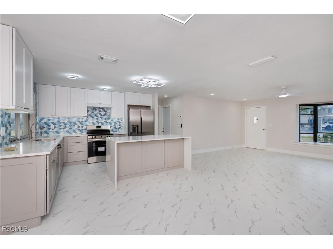 1719 Sandy Circle Cape Coral FL 33904 2025009603 image13