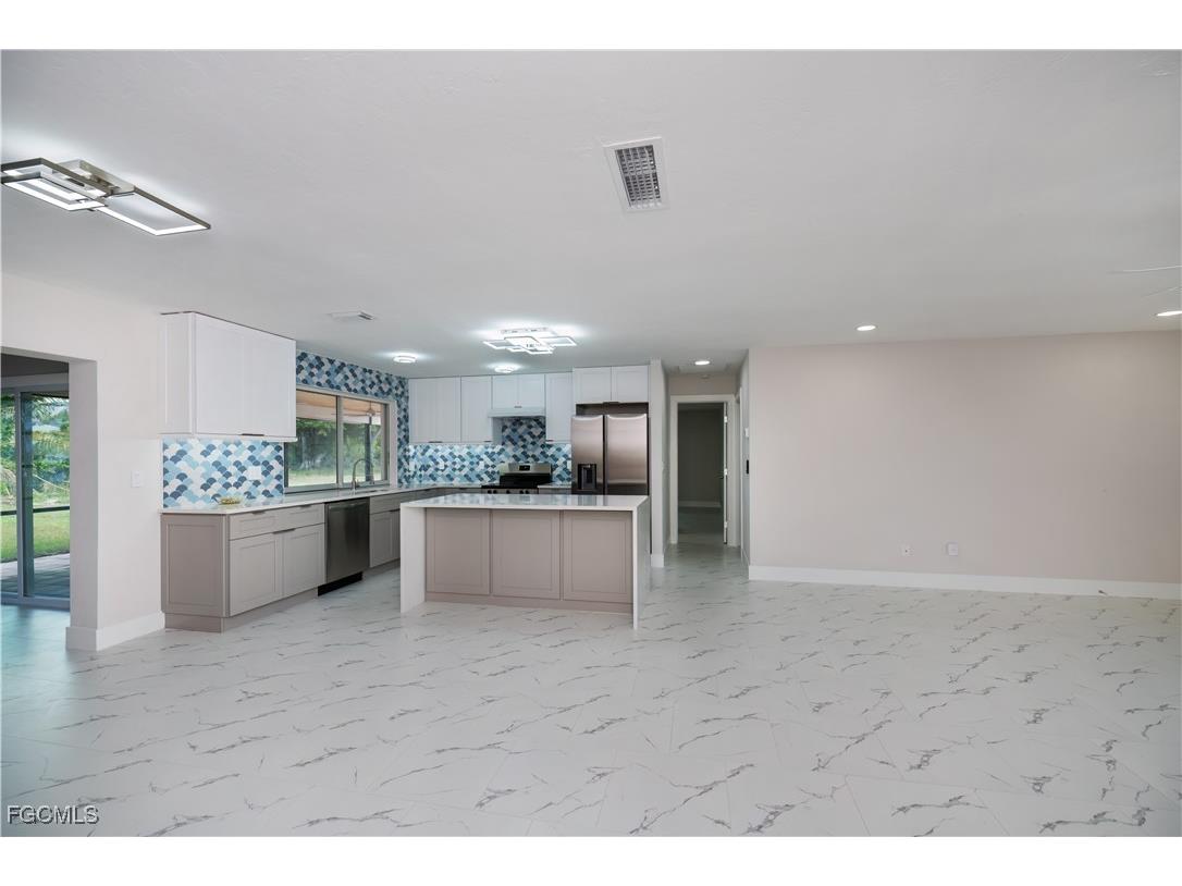 1719 Sandy Circle Cape Coral FL 33904 2025009603 image14