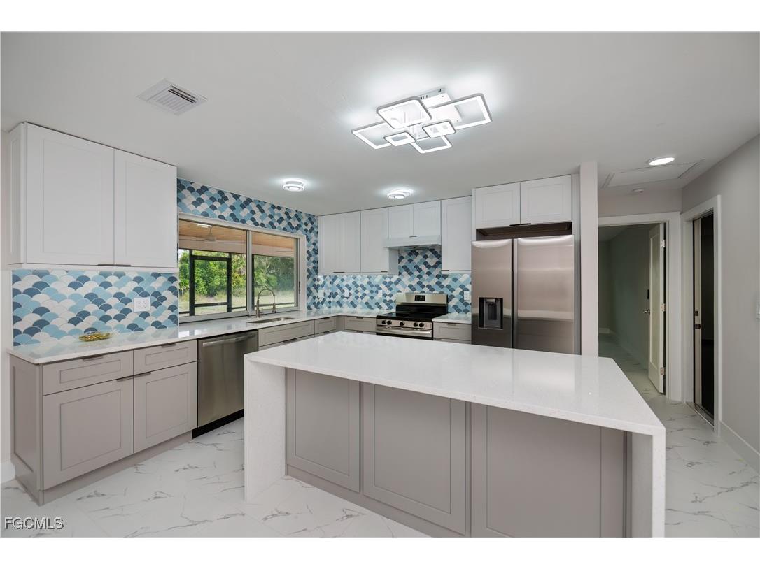 1719 Sandy Circle Cape Coral FL 33904 2025009603 image15