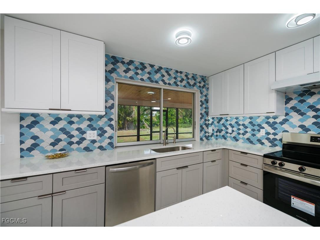 1719 Sandy Circle Cape Coral FL 33904 2025009603 image16