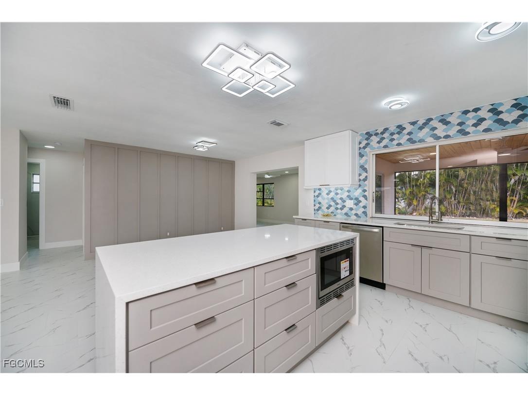 1719 Sandy Circle Cape Coral FL 33904 2025009603 image19