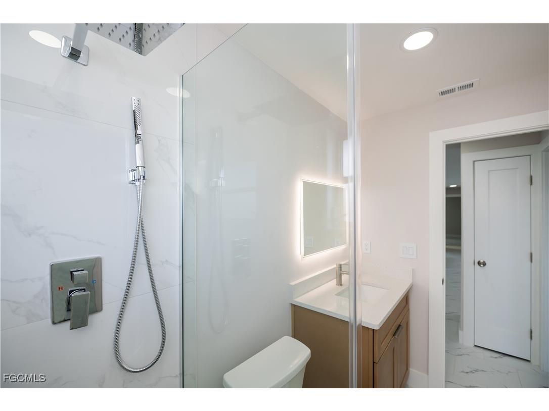 1719 Sandy Circle Cape Coral FL 33904 2025009603 image35