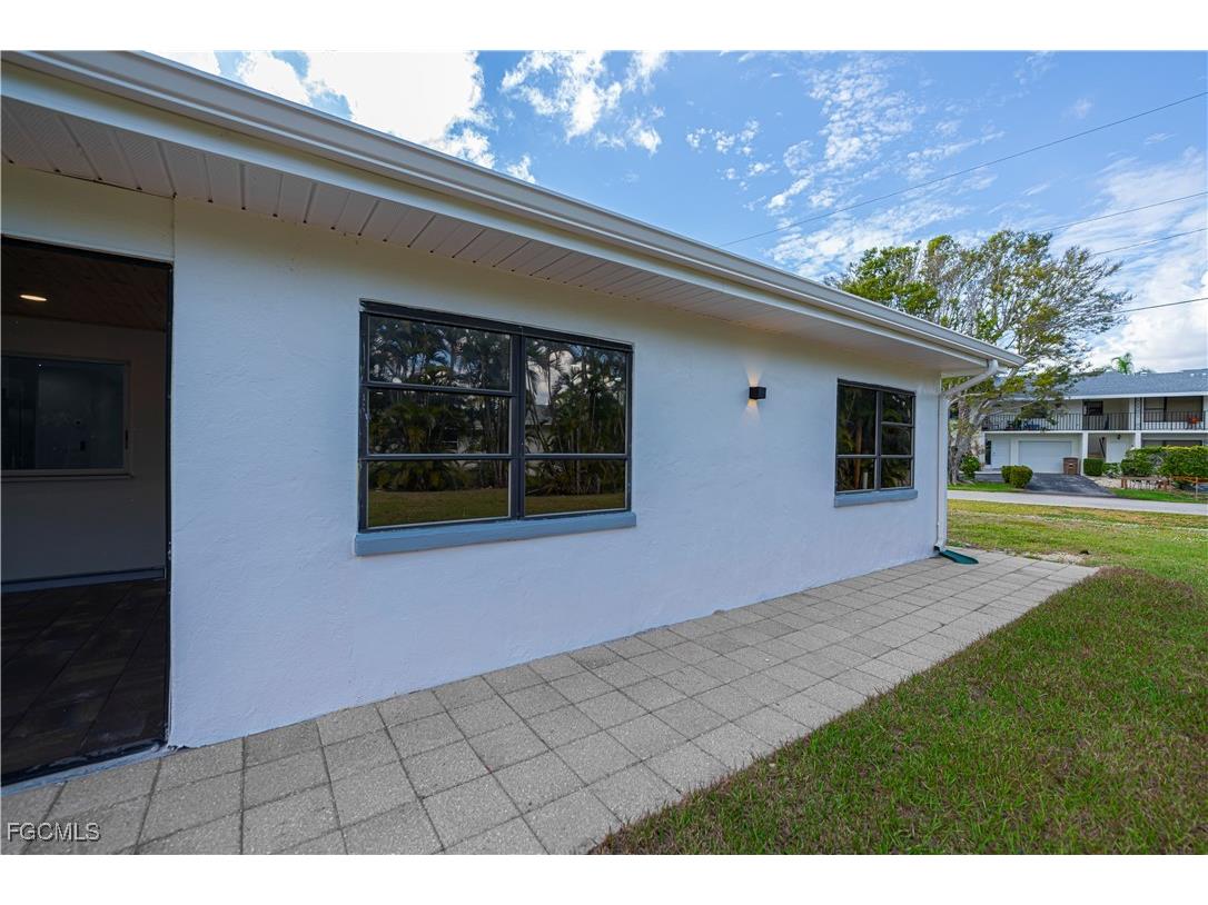 1719 Sandy Circle Cape Coral FL 33904 2025009603 image45