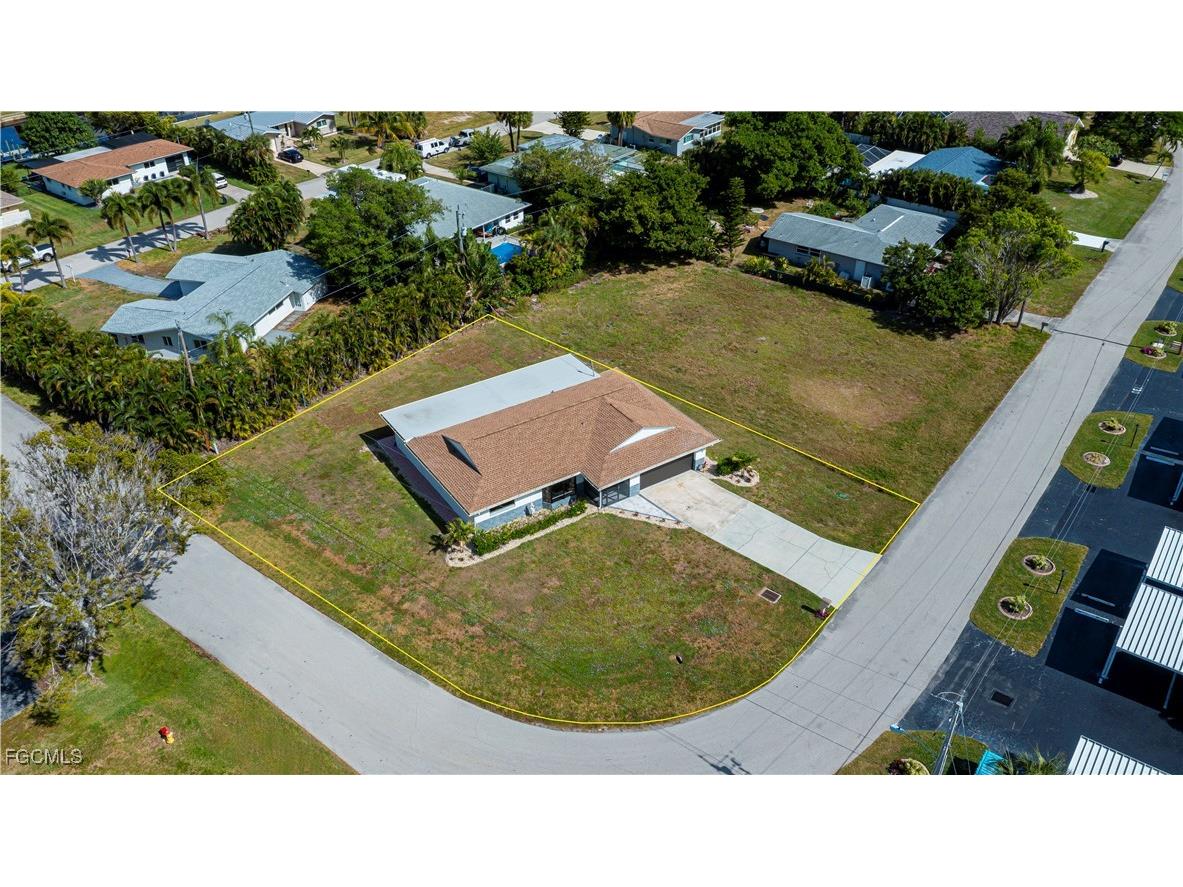 1719 Sandy Circle Cape Coral FL 33904 2025009603 image49