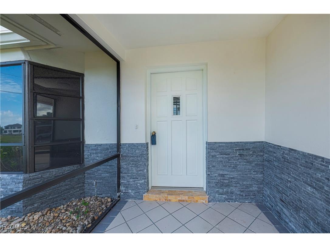 1719 Sandy Circle Cape Coral FL 33904 2025009603 image6
