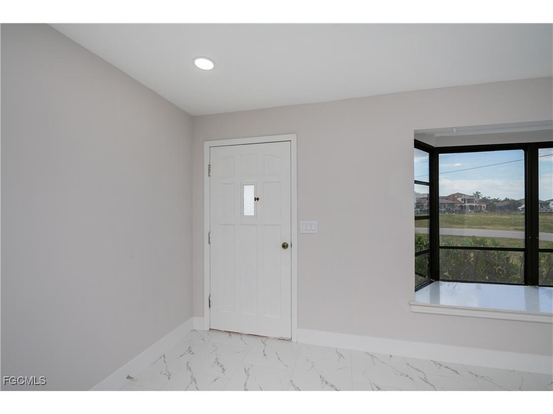 1719 Sandy Circle Cape Coral FL 33904 2025009603 image7