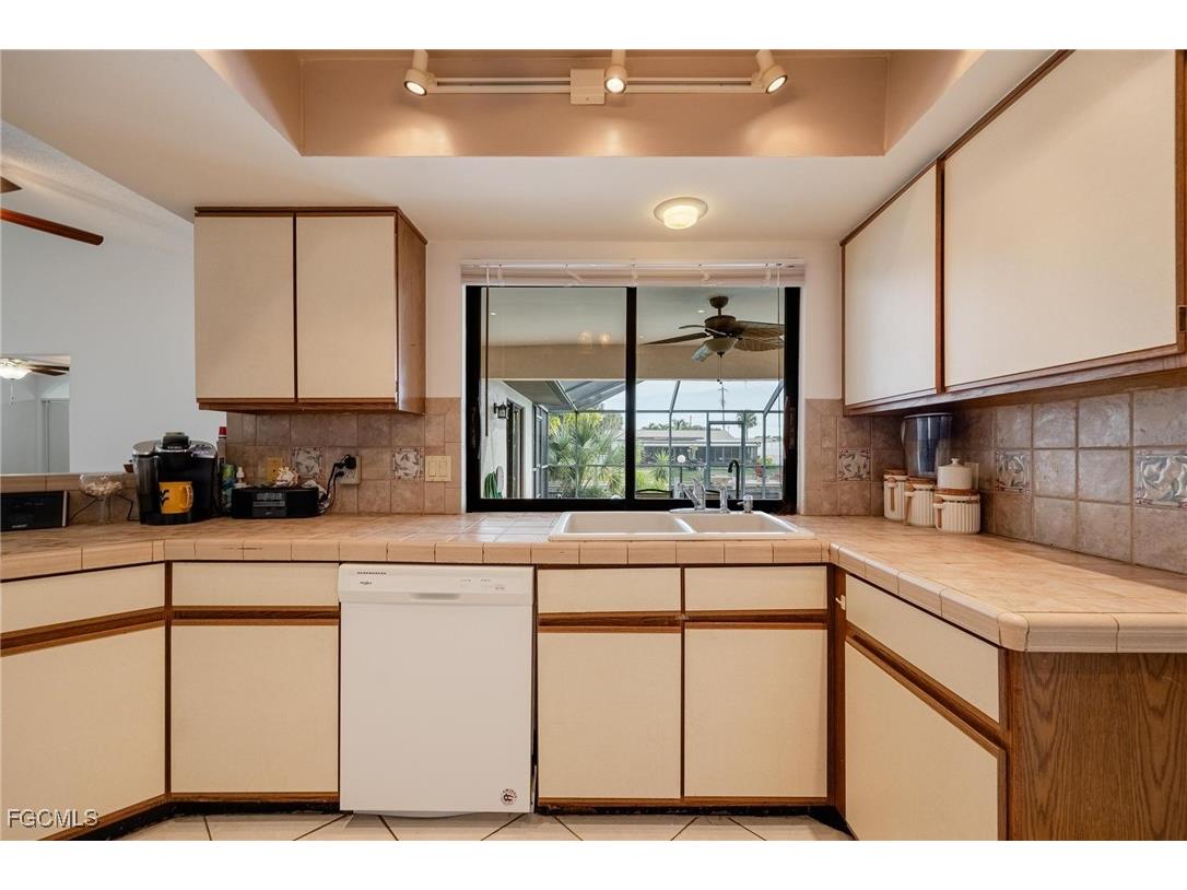 1719 W Bluewater Terrace North Fort Myers FL 33903 2026006226 image14