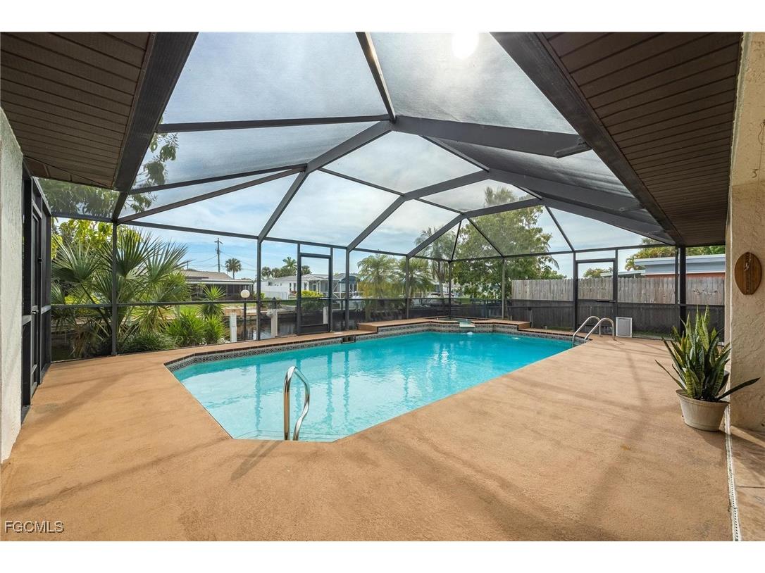 1719 W Bluewater Terrace North Fort Myers FL 33903 2026006226 image23