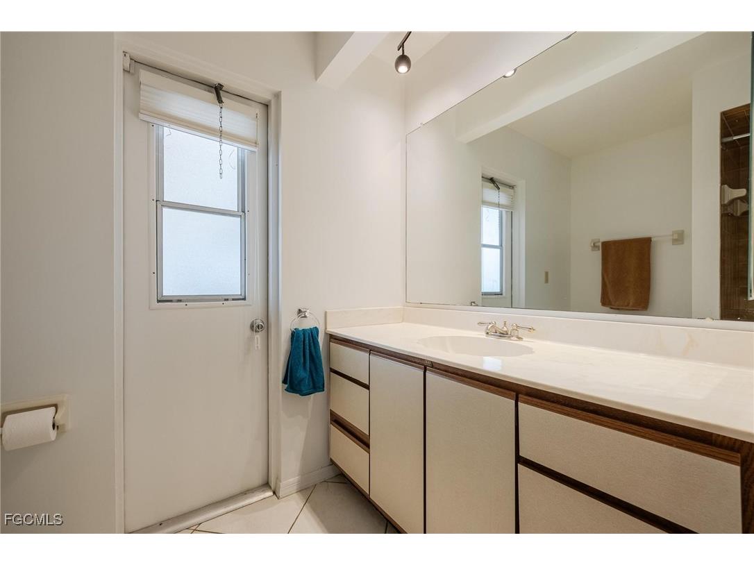 1719 W Bluewater Terrace North Fort Myers FL 33903 2026006226 image29