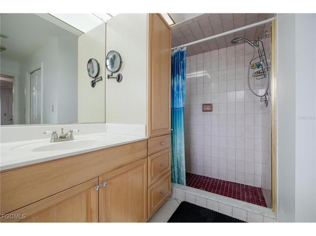 1719 W Bluewater Terrace North Fort Myers FL 33903 2026006226 image33