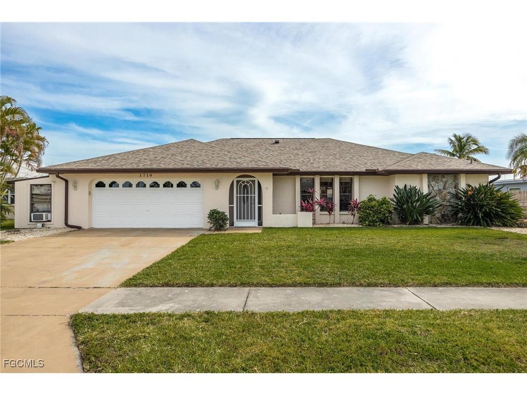 1719 W Bluewater Terrace North Fort Myers FL 33903 2026006226 image50