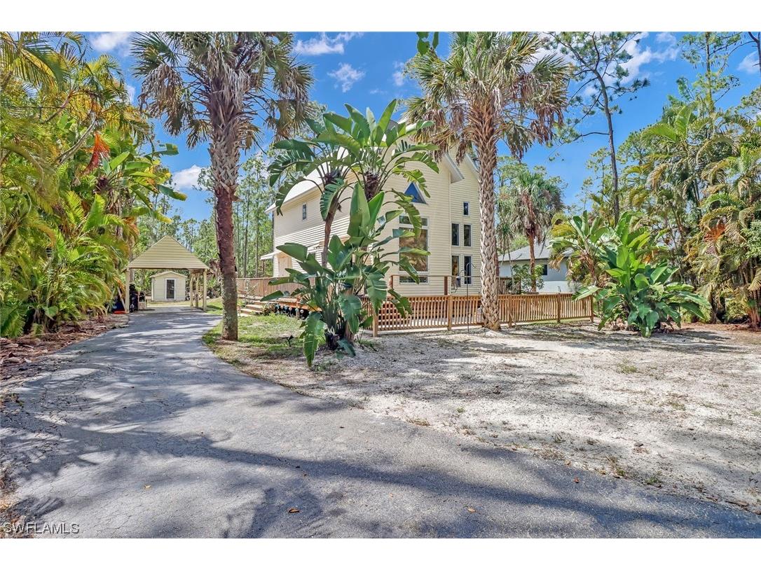 1720 20th Avenue NE Naples FL 34120 223026474 image1