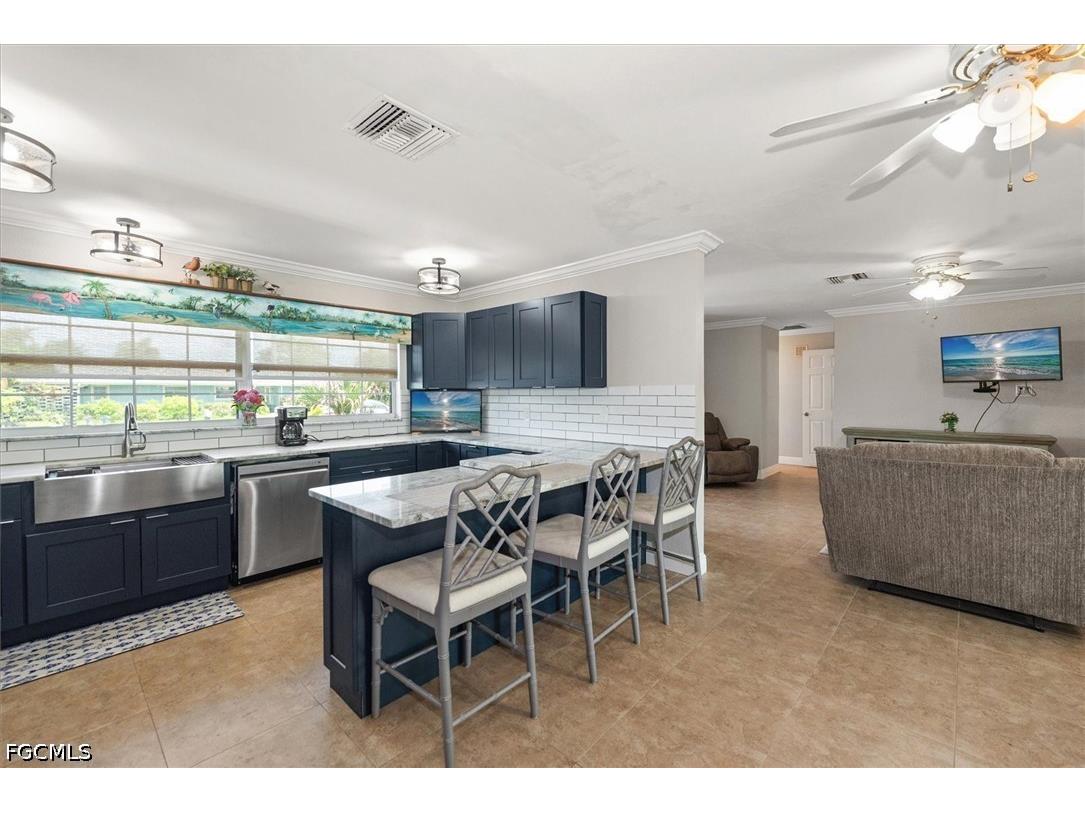 1720 Club House Road W North Fort Myers FL 33917 2026016122 image1