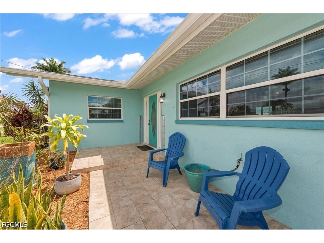 1720 Club House Road W North Fort Myers FL 33917 2026016122 image2