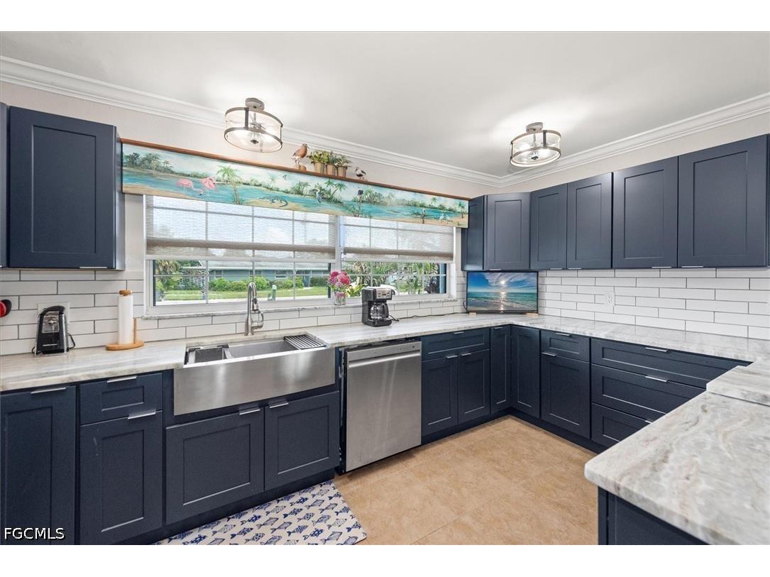 1720 Club House Road W North Fort Myers FL 33917 2026016122 image3