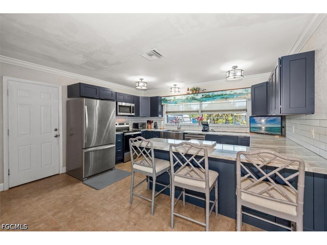 1720 Club House Road W North Fort Myers FL 33917 2026016122 image4