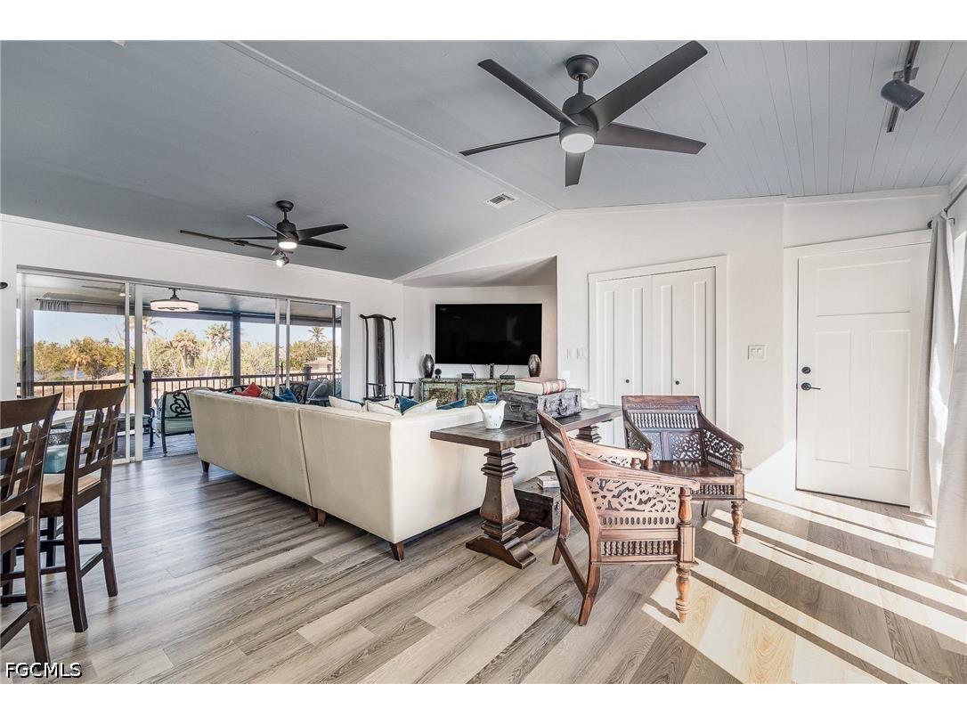 1720 Middle Gulf Drive Sanibel FL 33957 2026028232 image14