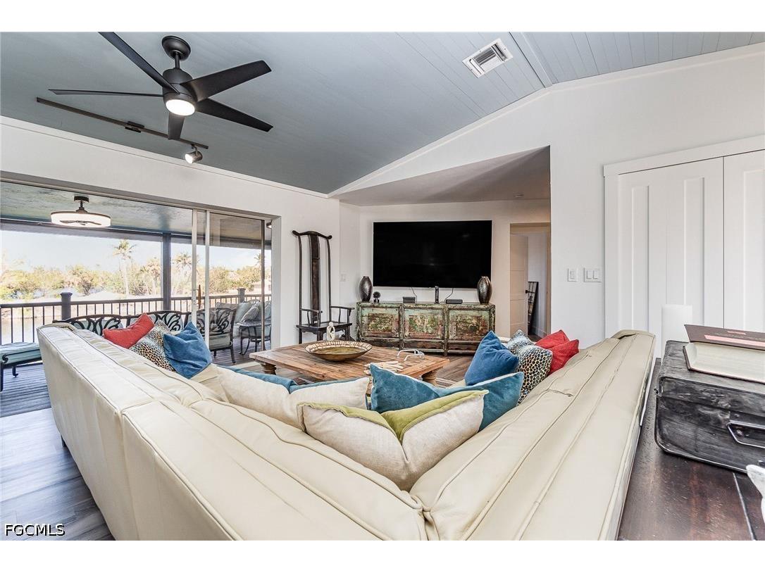 1720 Middle Gulf Drive Sanibel FL 33957 2026028232 image18
