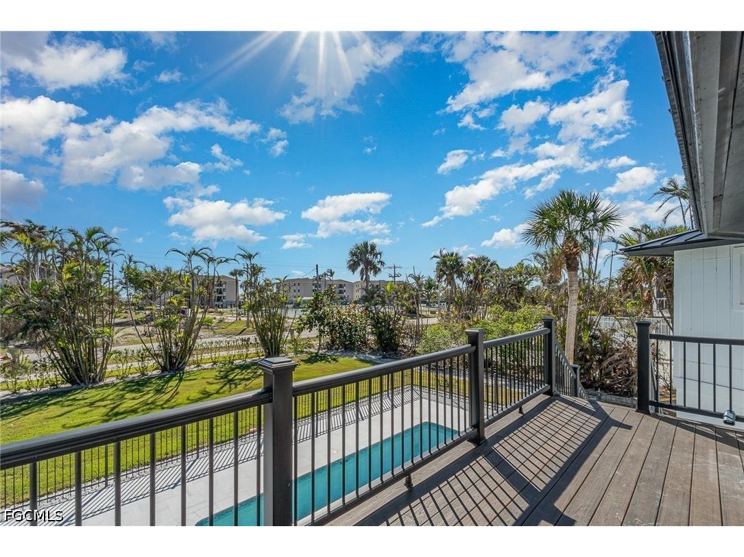 1720 Middle Gulf Drive Sanibel FL 33957 2026028232 image7