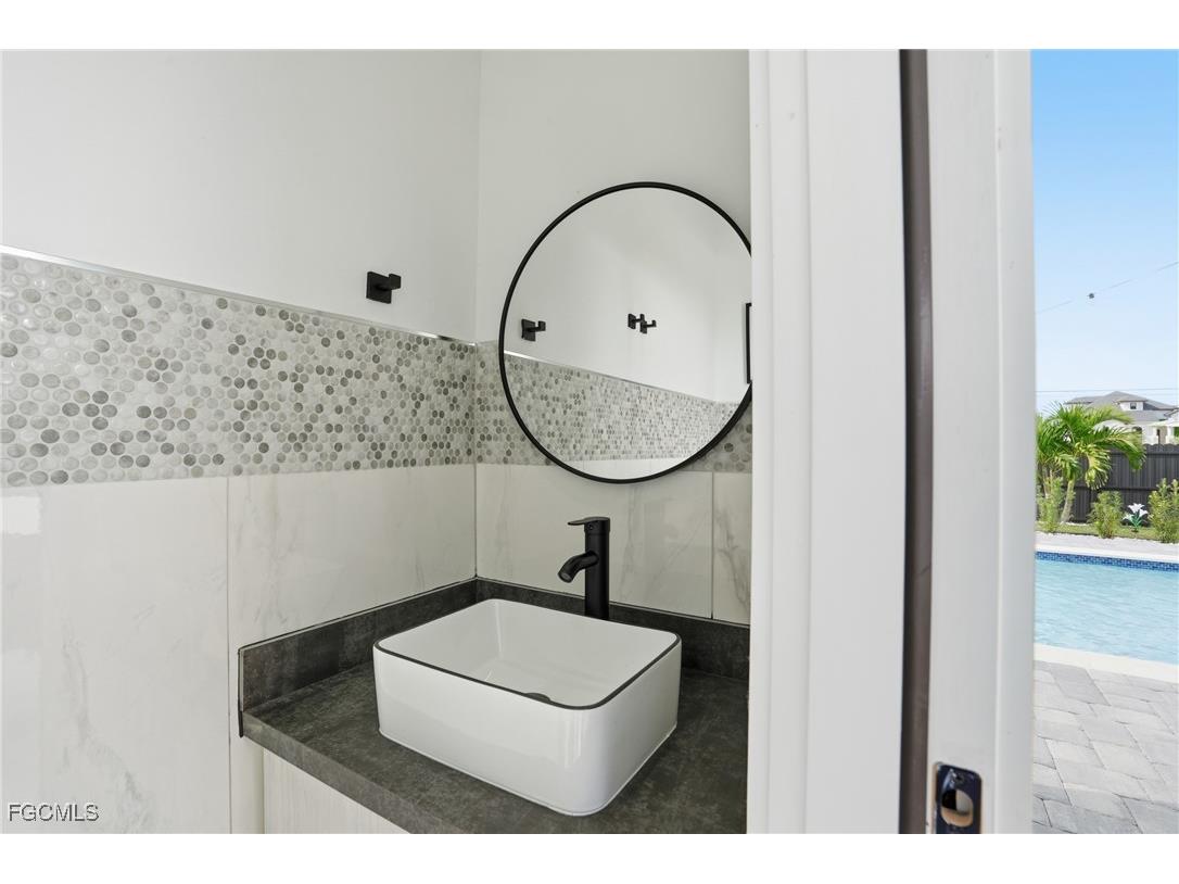 1720 NW 15th Place Cape Coral FL 33993 2025021724 image28