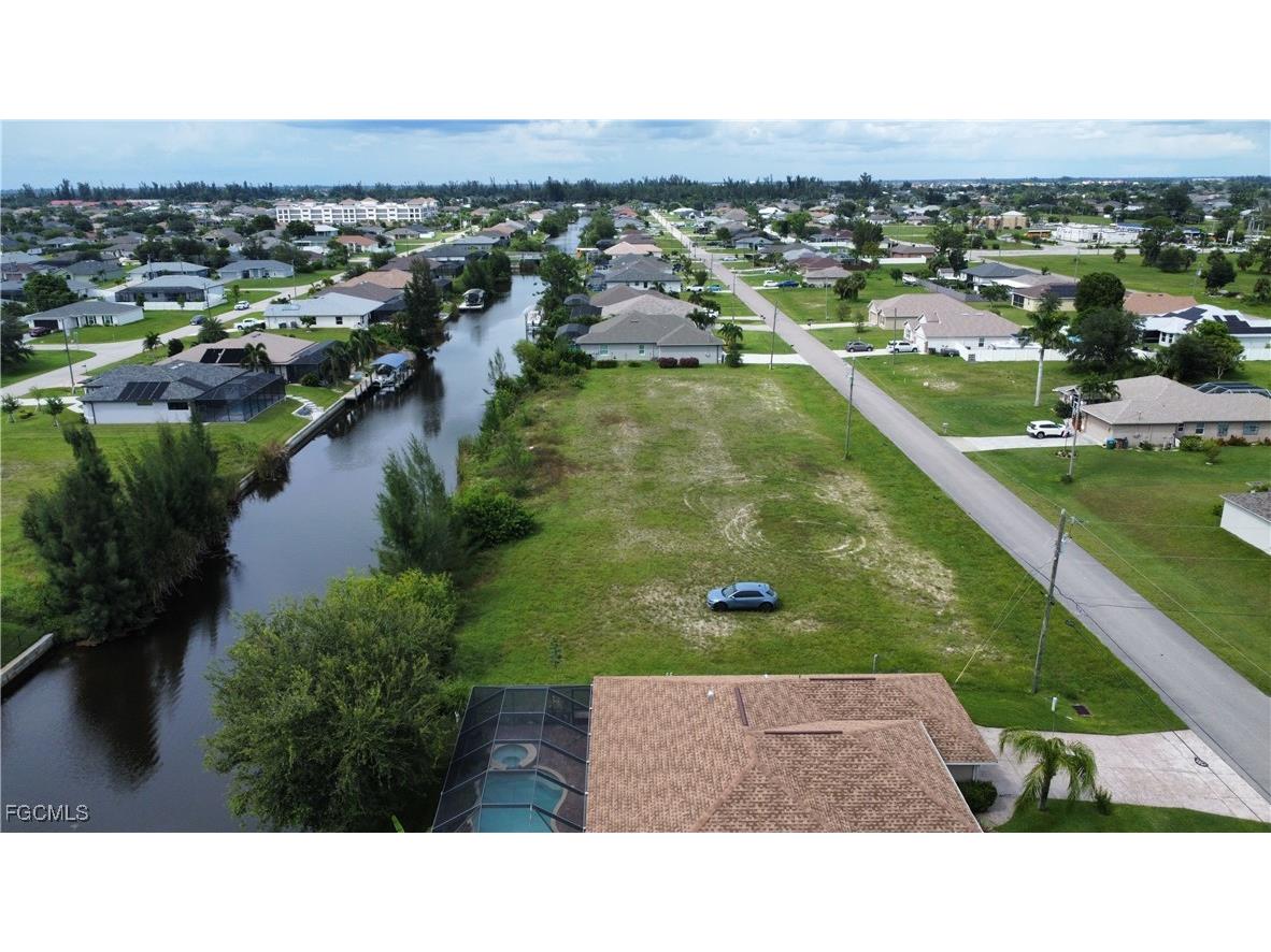 1720 SW 17th Avenue Cape Coral FL 33991 2025003225 image3