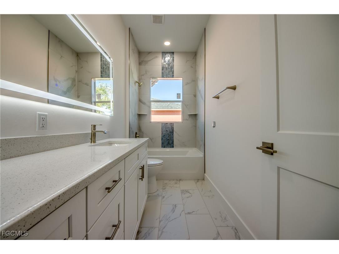 1720 SW 3rd Street Cape Coral FL 33991 2025017665 image37