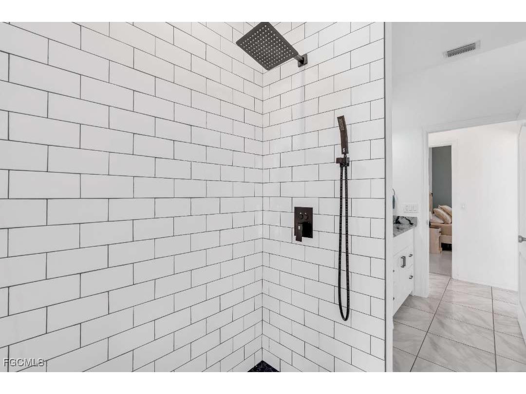 1720 SW 49th Lane Cape Coral FL 33914 2025006259 image27