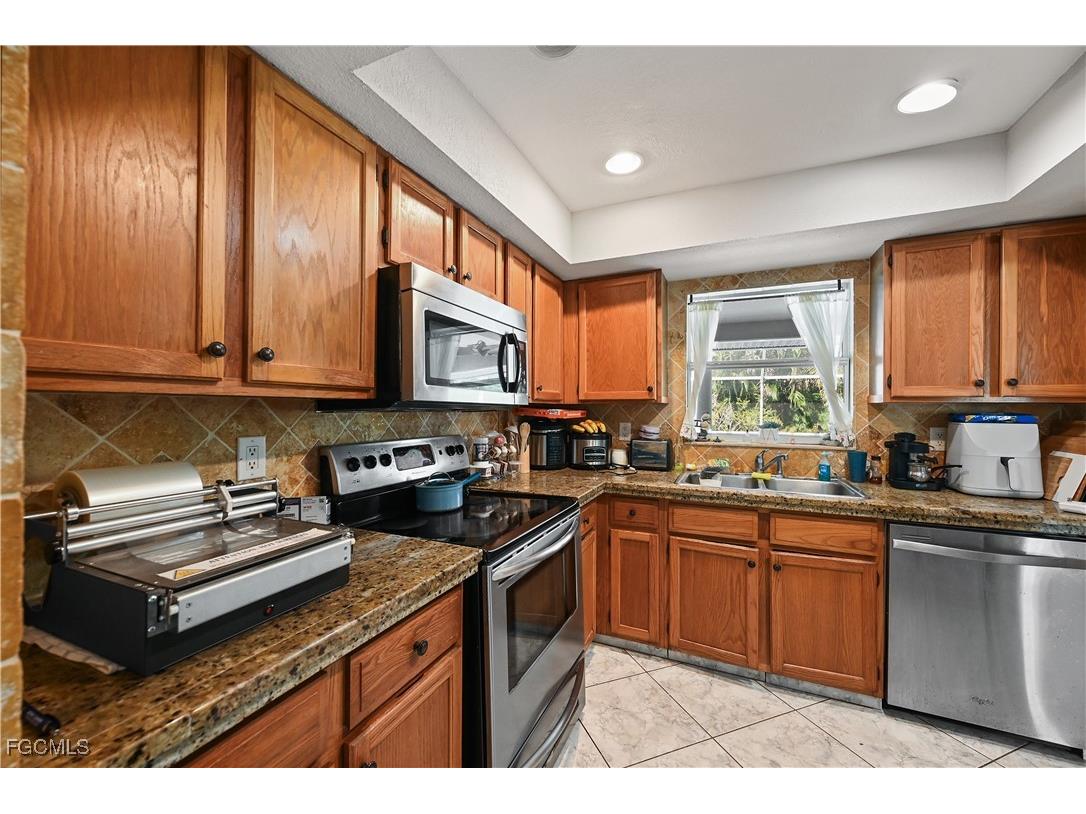 1721 SE 21st Terrace Cape Coral FL 33990 2025022174 image12