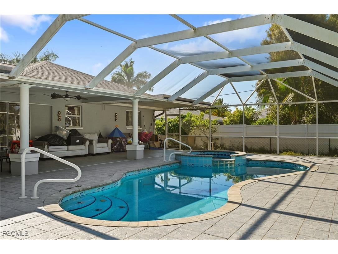 1721 SE 21st Terrace Cape Coral FL 33990 2025022174 image28