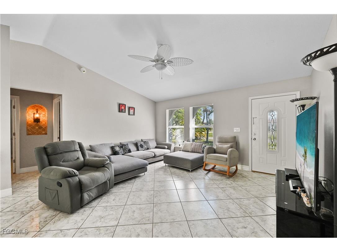 1721 SE 21st Terrace Cape Coral FL 33990 2025022174 image9