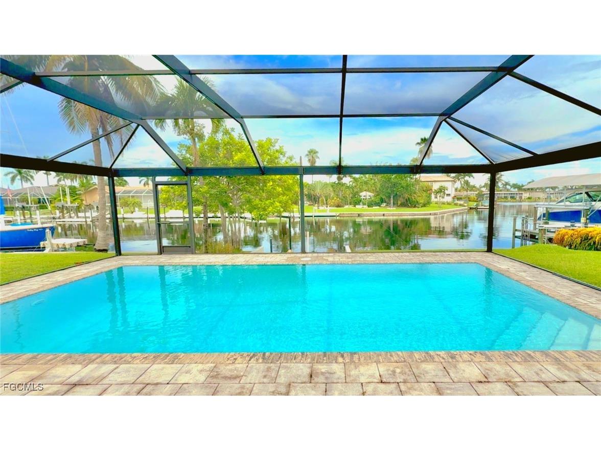1721 SE 44th Street Cape Coral FL 33904 2025009773 image1