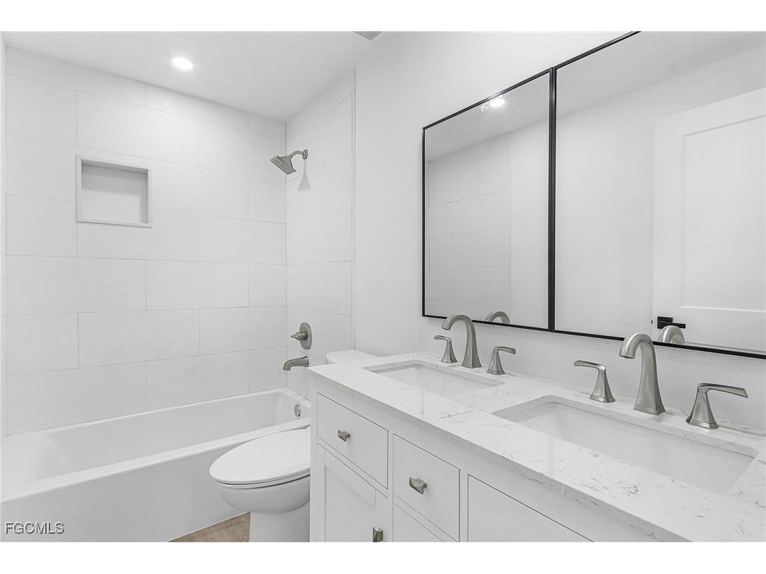 1721 SE 44th Street Cape Coral FL 33904 2025009773 image26