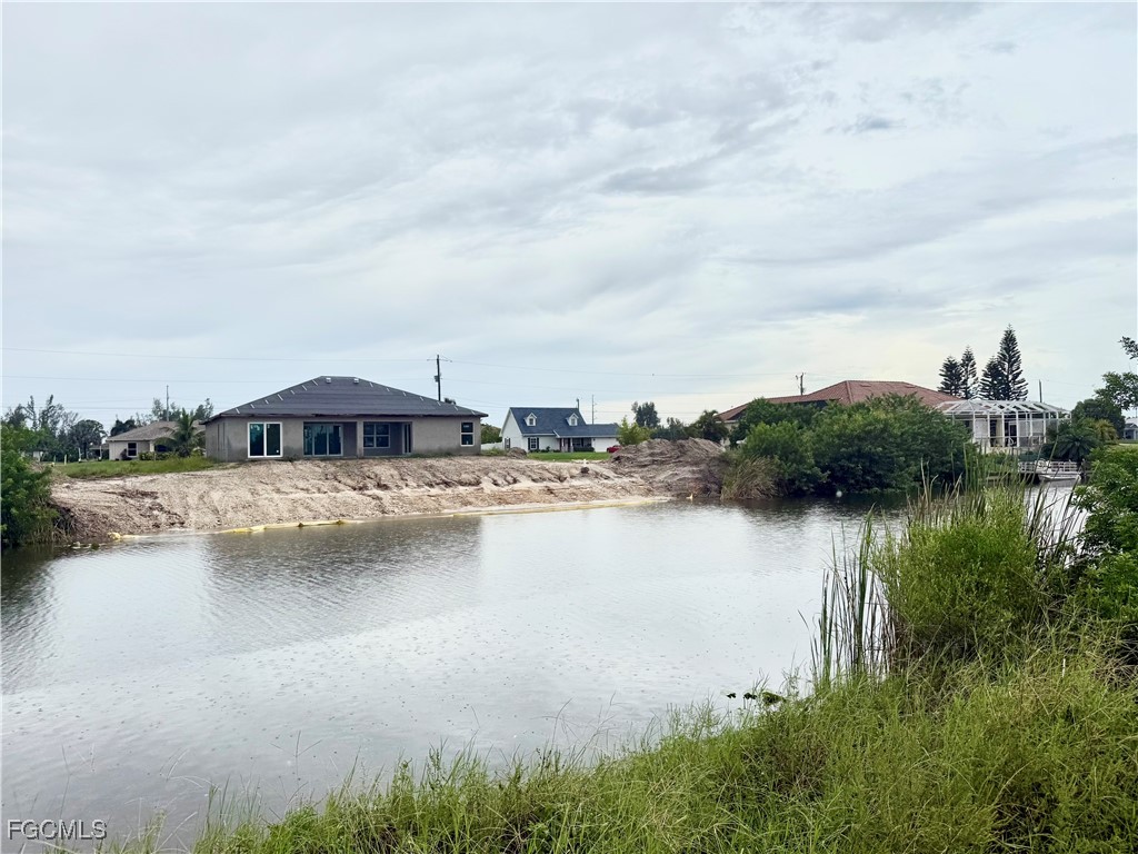 1722 NE 1st Place Cape Coral FL 33909 2025007203 image1