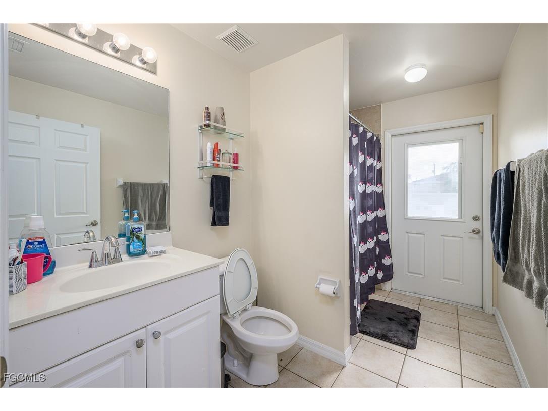 1722 NW 18th Street Cape Coral FL 33993 2025016398 image12