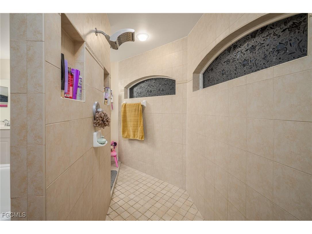 1722 NW 18th Street Cape Coral FL 33993 2025016398 image4