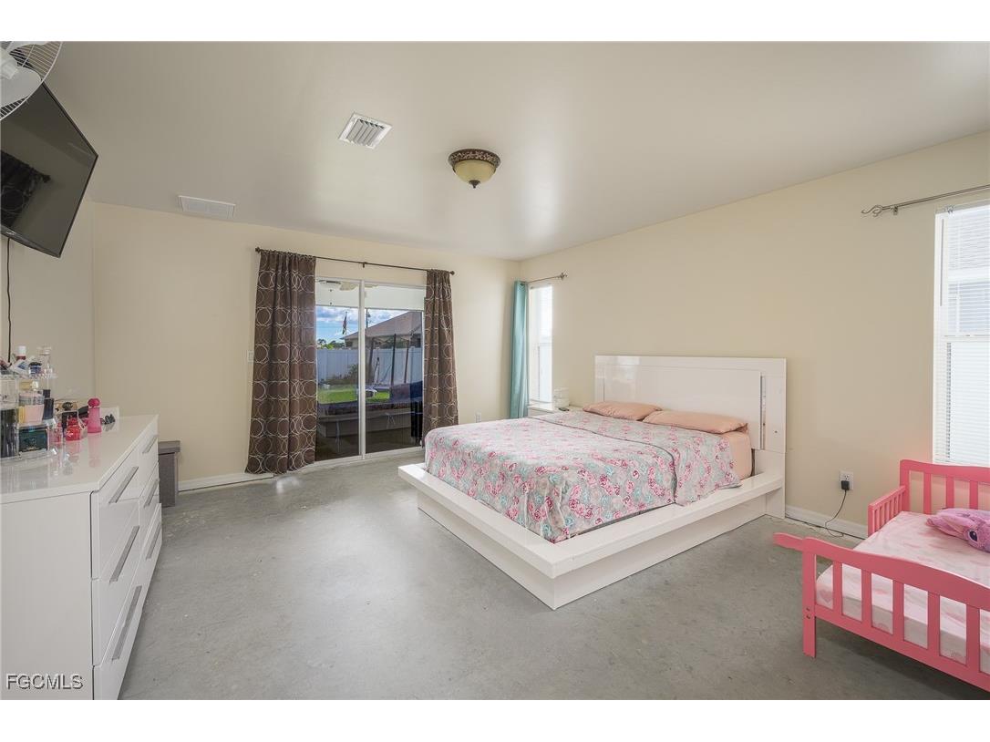 1722 NW 18th Street Cape Coral FL 33993 2025016398 image6