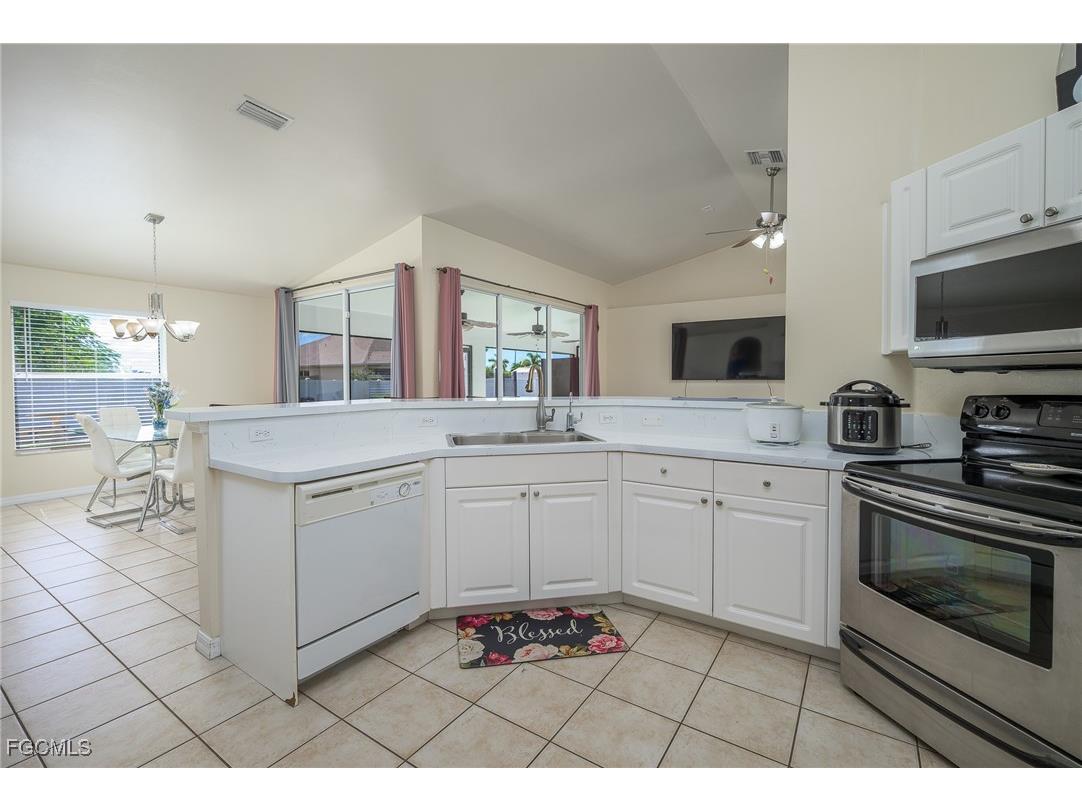 1722 NW 18th Street Cape Coral FL 33993 2025016398 image9