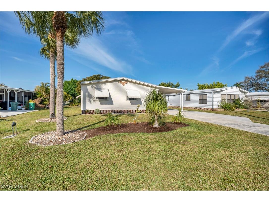 1723 Beverly Drive Naples FL 34114 224018862 image1