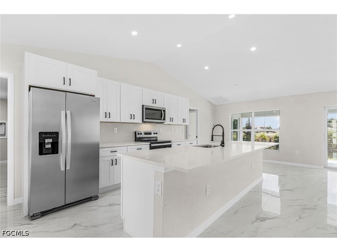 1723 NE 1st Avenue Cape Coral FL 33909 2026023282 image3