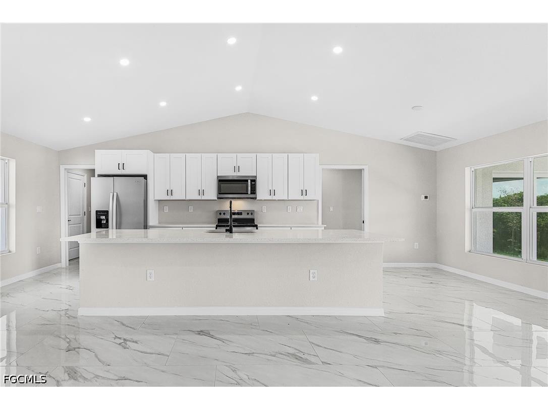 1723 NE 1st Avenue Cape Coral FL 33909 2026023282 image7