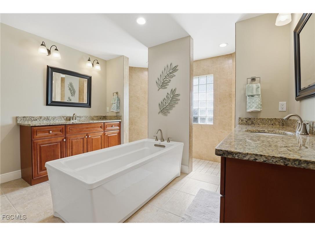 1723 SW 31st Lane Cape Coral FL 33914 2025003125 image17