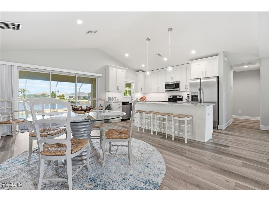 1723 SW 31st Lane Cape Coral FL 33914 2025003125 image3