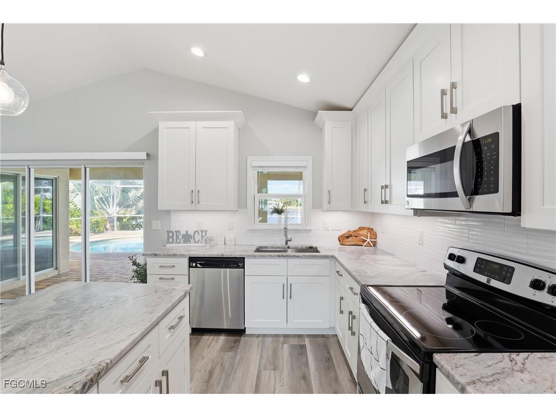 1723 SW 31st Lane Cape Coral FL 33914 2025003125 image6