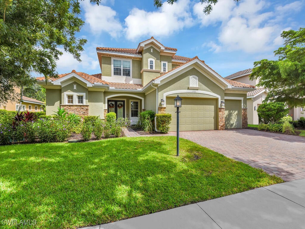 1723 Whittling Court Fort Myers FL 33901 224068925 image1