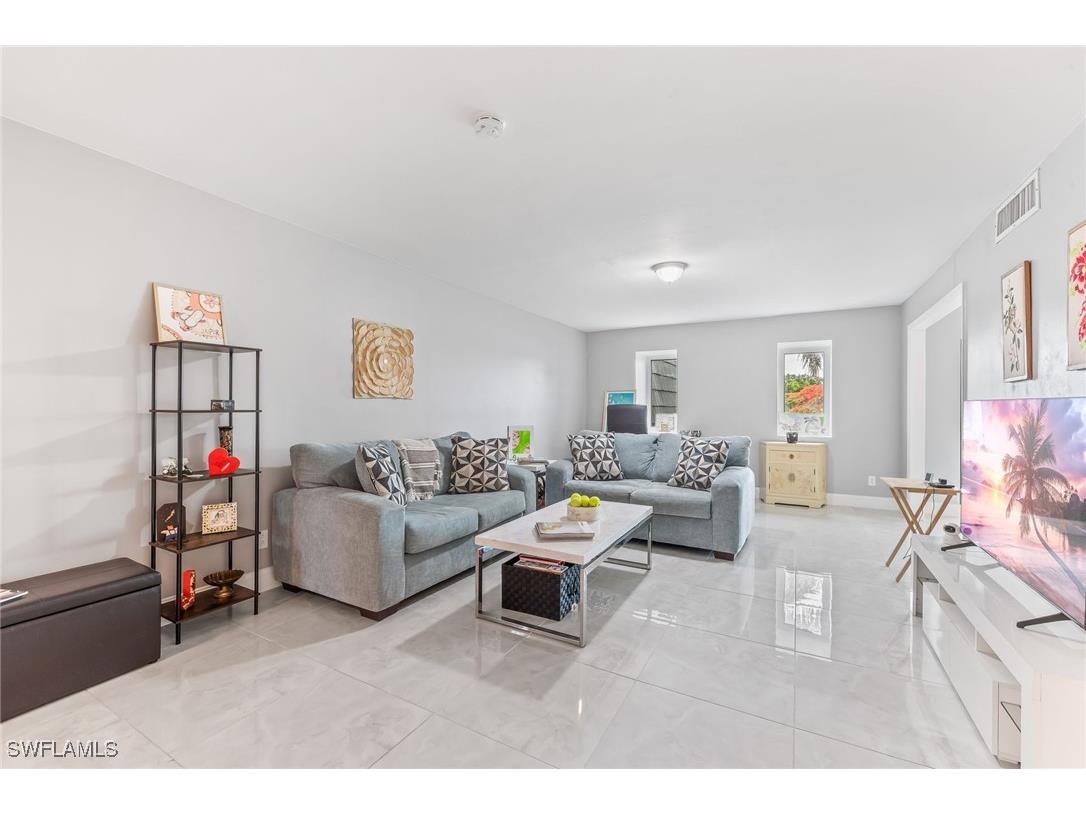 1724 Bald Eagle Drive #512C Naples FL 34105 225083090 image1