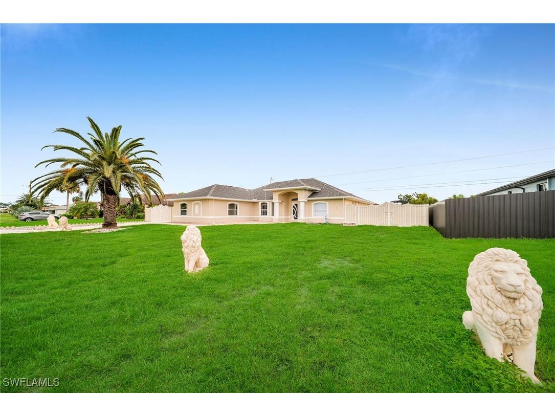 1724 Englewood Avenue Lehigh Acres FL 33936 224075582 image1