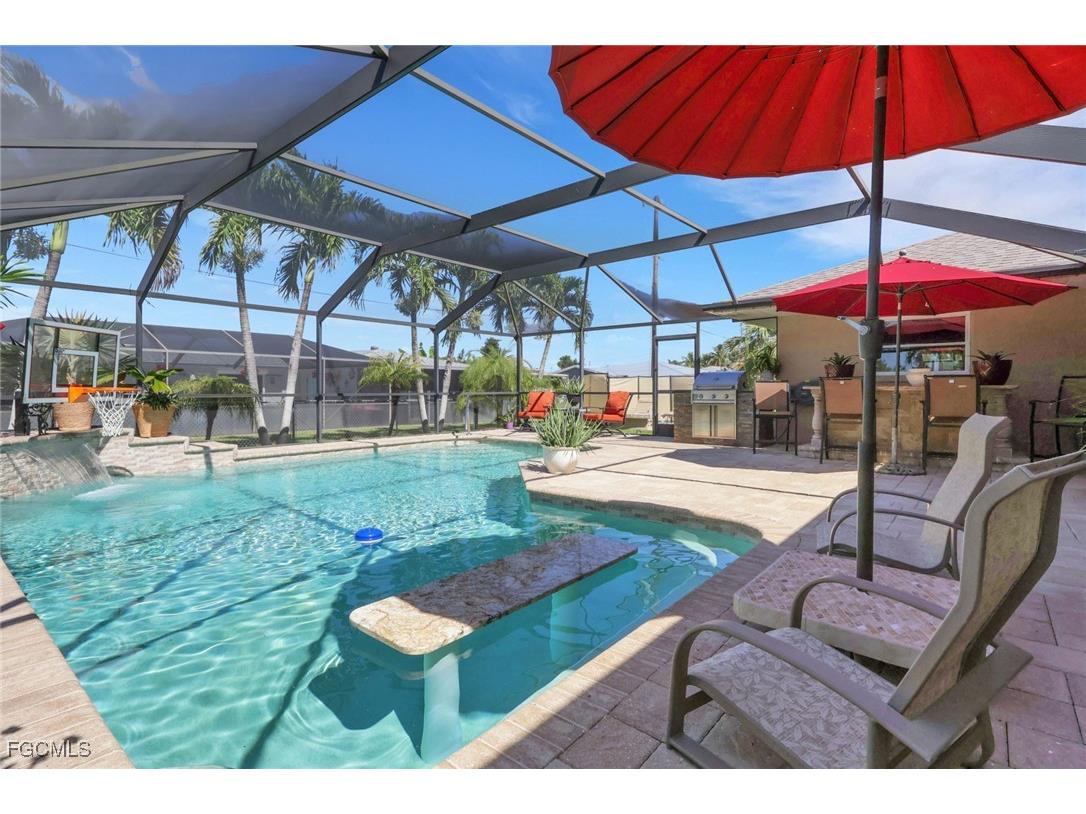 1724 Lakeside Terrace North Fort Myers FL 33903 2025017139 image1