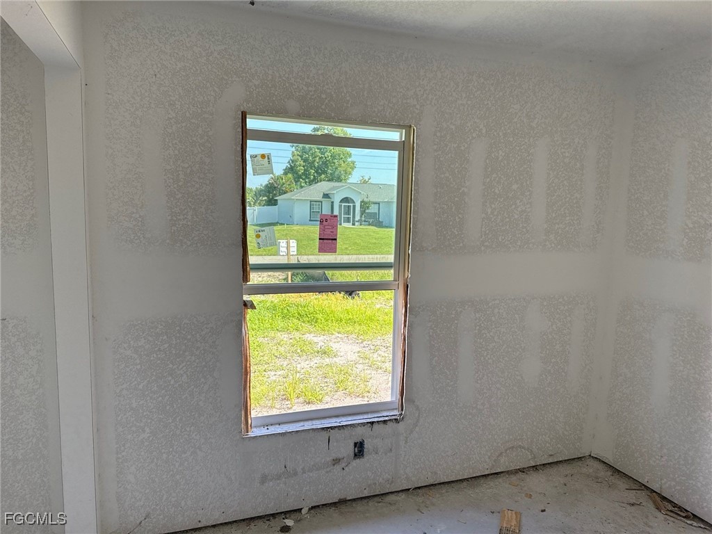 1724 NE 27th Terrace Cape Coral FL 33909 2025003983 image5